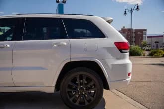 Grand Cherokee 9