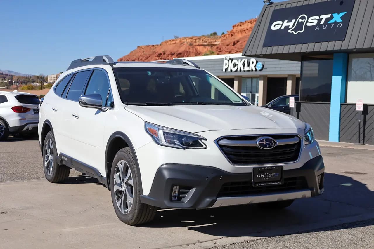 2021 Subaru Outback Touring's photo